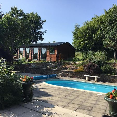 Tudor Lodge With Pool & Bbq Cabin ليسكيرد المظهر الخارجي الصورة