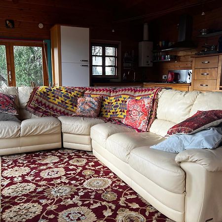 Tudor Lodge With Pool & Bbq Cabin ليسكيرد المظهر الخارجي الصورة