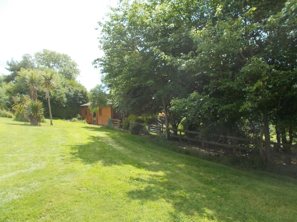 Tudor Lodge With Pool & Bbq Cabin ليسكيرد المظهر الخارجي الصورة