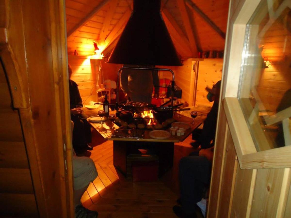 Tudor Lodge With Pool & Bbq Cabin ليسكيرد المظهر الخارجي الصورة