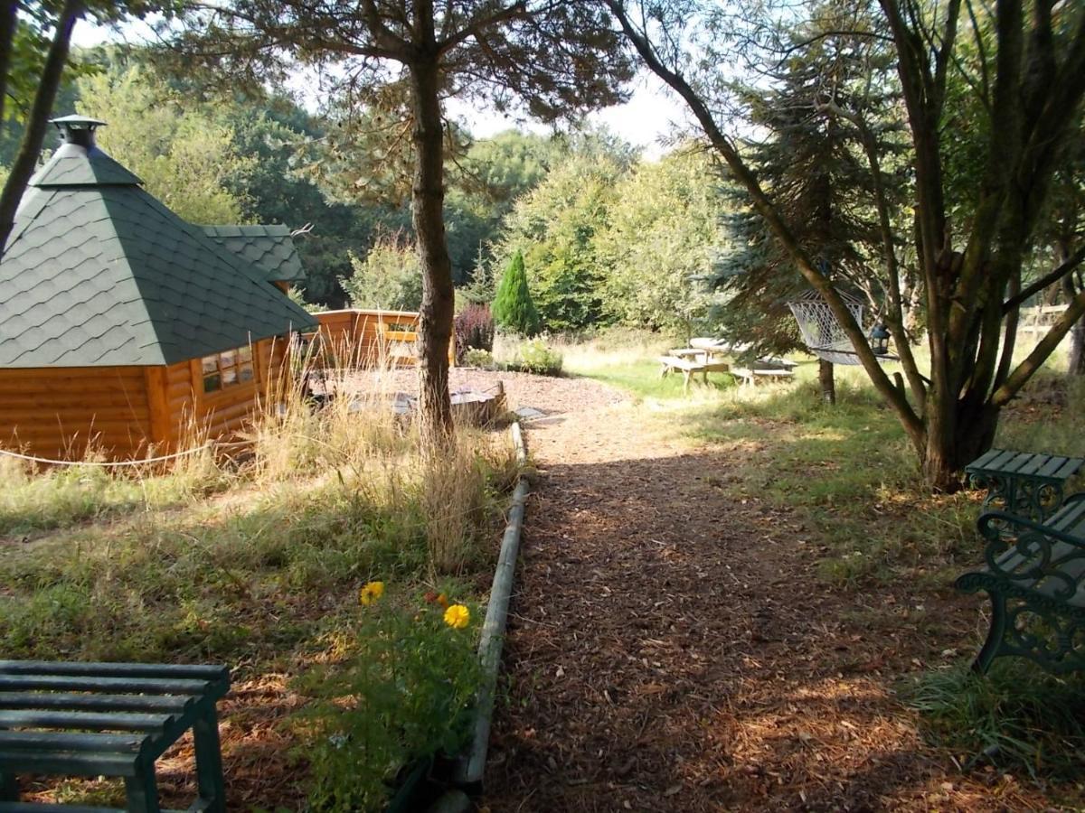 Tudor Lodge With Pool & Bbq Cabin ليسكيرد المظهر الخارجي الصورة