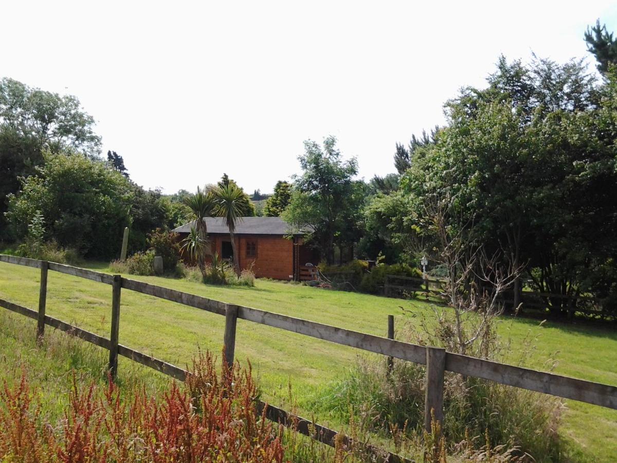 Tudor Lodge With Pool & Bbq Cabin ليسكيرد المظهر الخارجي الصورة