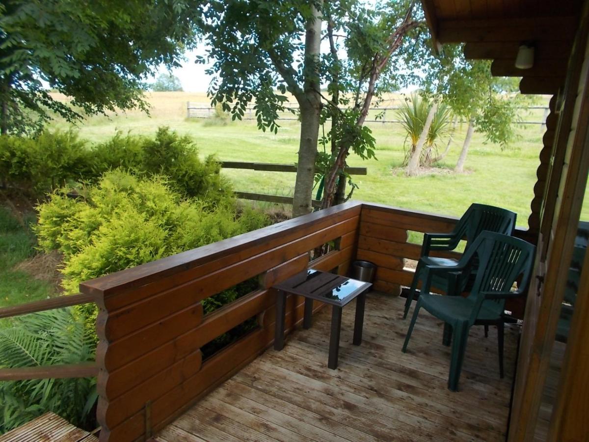 Tudor Lodge With Pool & Bbq Cabin ليسكيرد المظهر الخارجي الصورة