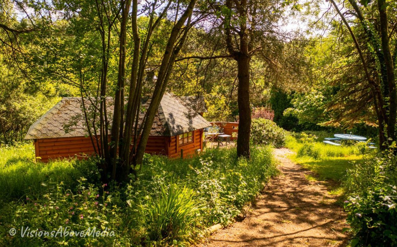 Tudor Lodge With Pool & Bbq Cabin ليسكيرد المظهر الخارجي الصورة