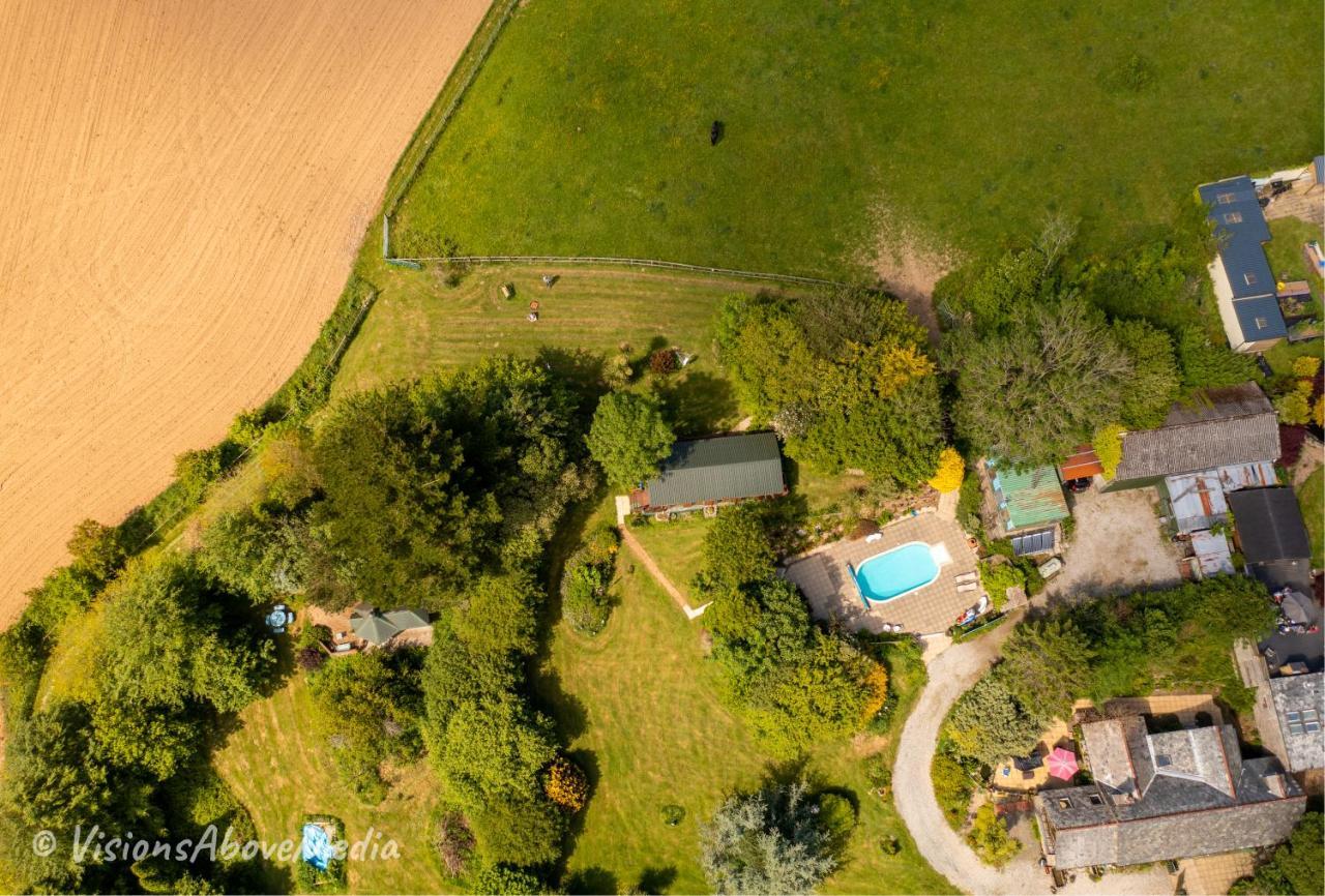 Tudor Lodge With Pool & Bbq Cabin ليسكيرد المظهر الخارجي الصورة