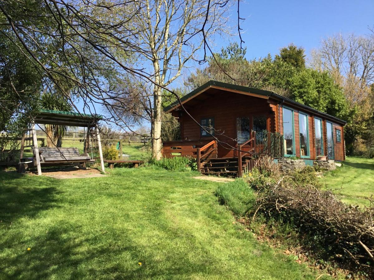 Tudor Lodge With Pool & Bbq Cabin ليسكيرد المظهر الخارجي الصورة