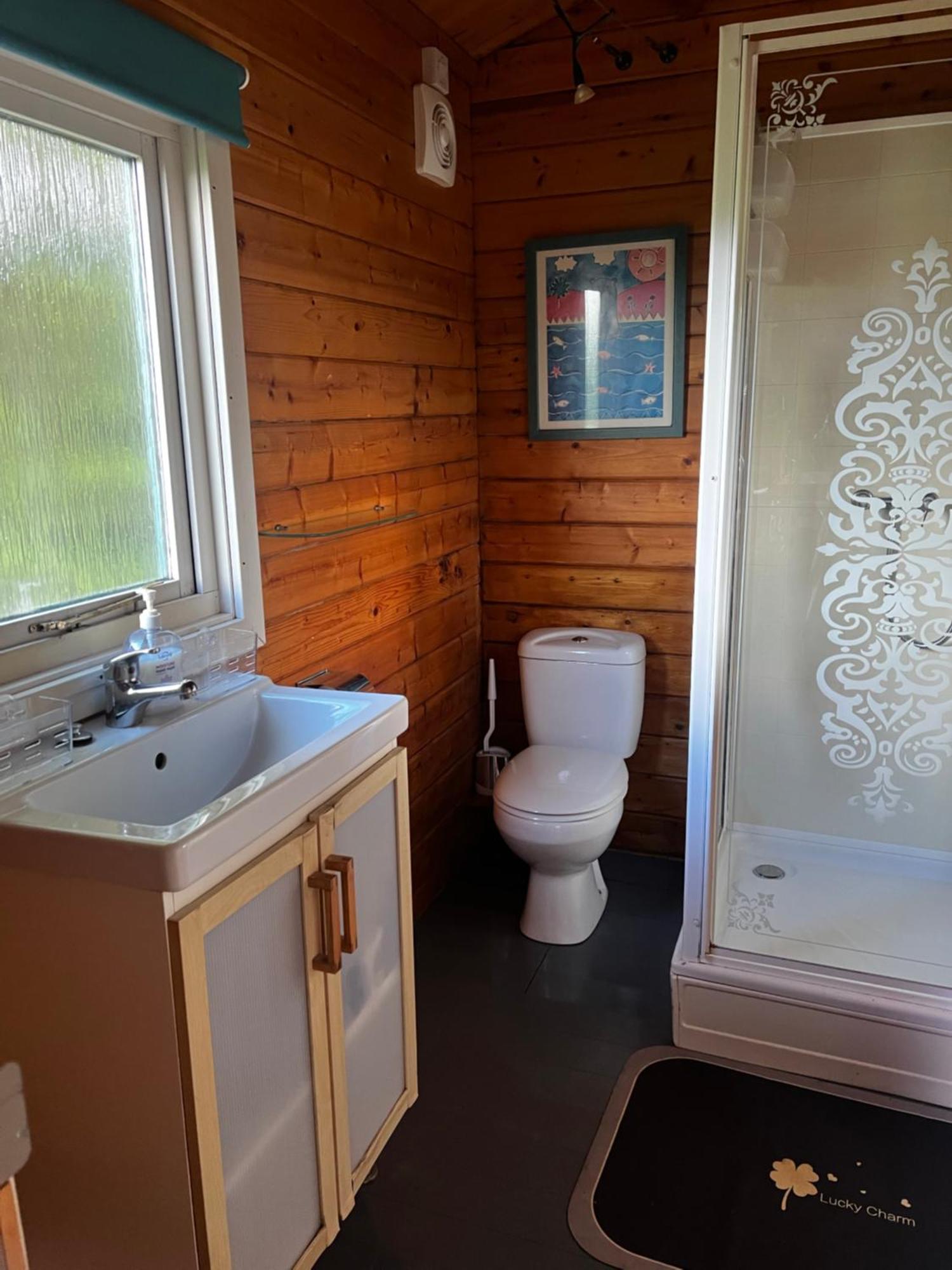 Tudor Lodge With Pool & Bbq Cabin ليسكيرد المظهر الخارجي الصورة